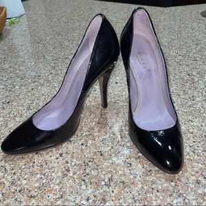 Black patent leather Gucci horsebit heels